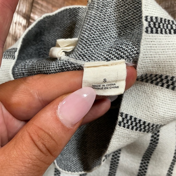 MOTH Striped Mock Neck Sleeveless Sweater Tank Top Small Black White - Picture 5 of 7